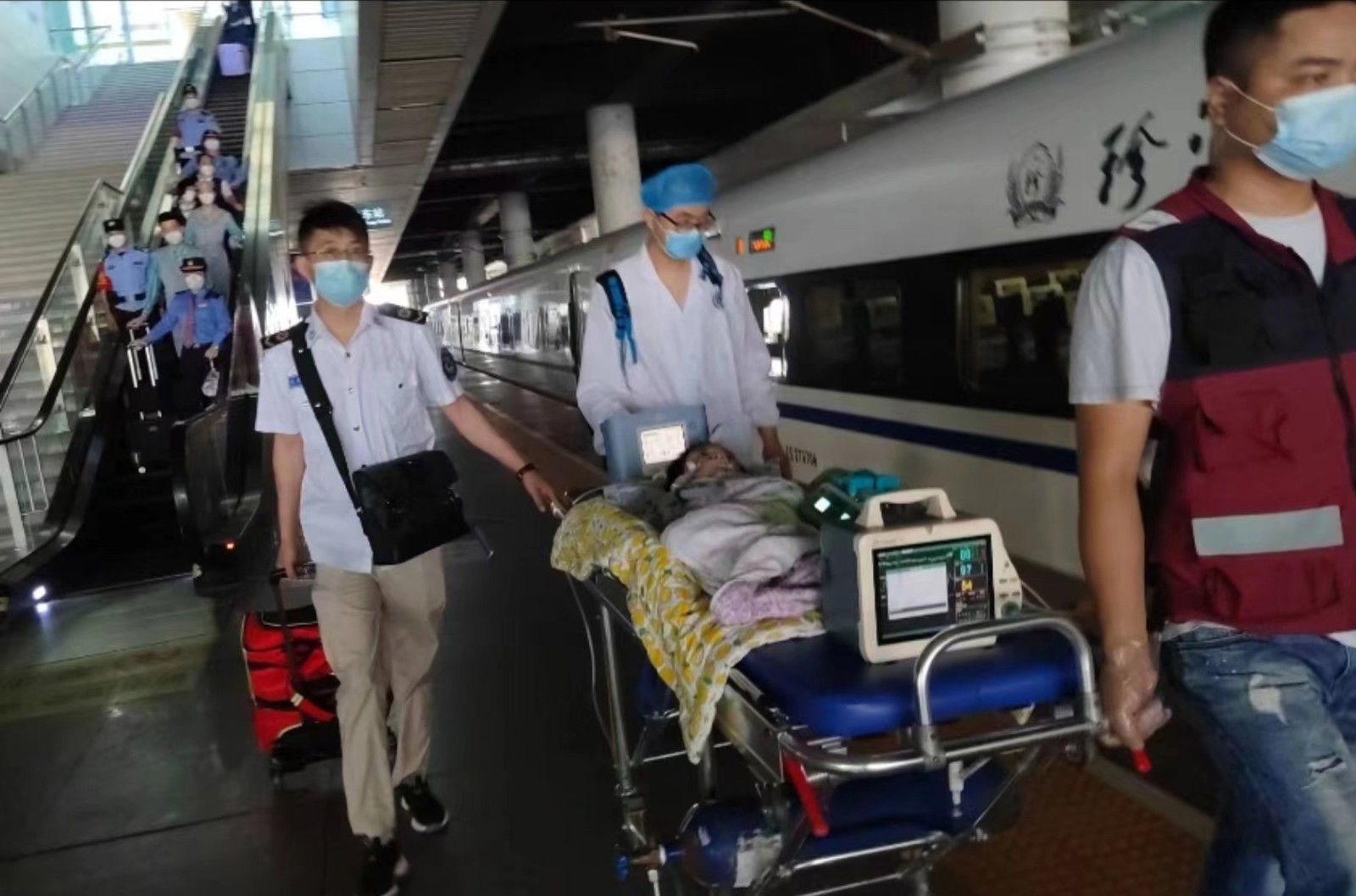 莲花县高铁转运公司